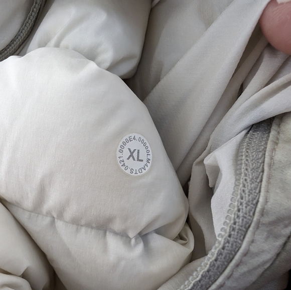 lululemon athletica Cream Puffer Vest - Picture 6 of 6